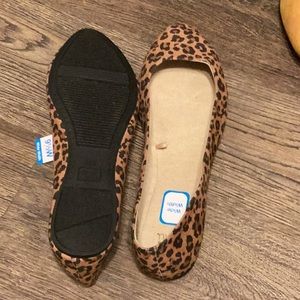 Time and Tru Women’s Animal Print Feather Flats